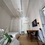 102 Bed and breakfast