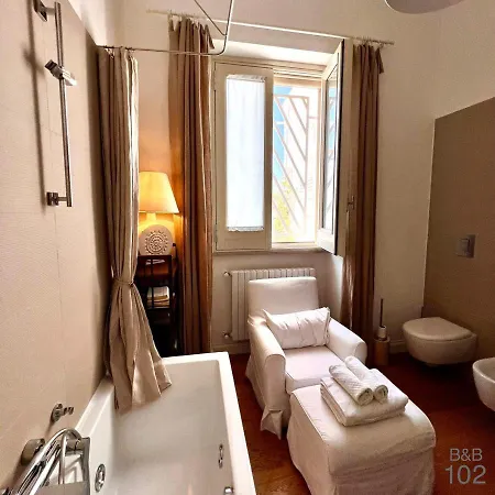 102 Bed & Breakfast 4*