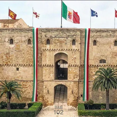 102 Bed & Breakfast 4*