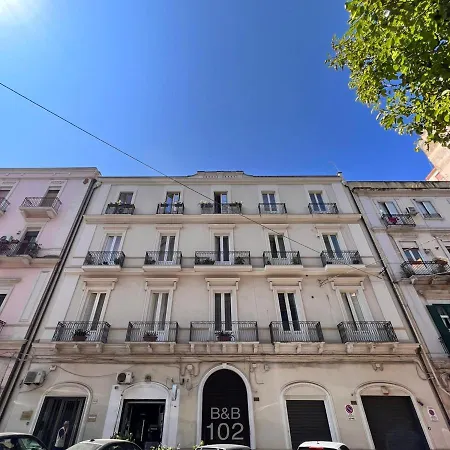 Bed & Breakfast 102 Taranto